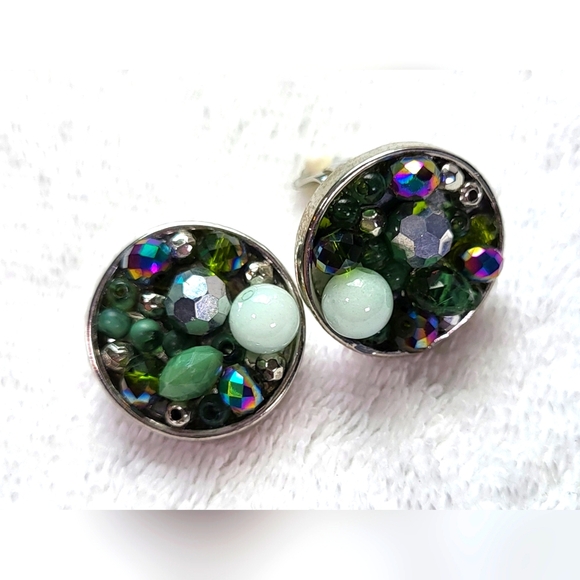 Green and Silver Beaded Circle Stud Earrings / Clip-on - Picture 2 of 5